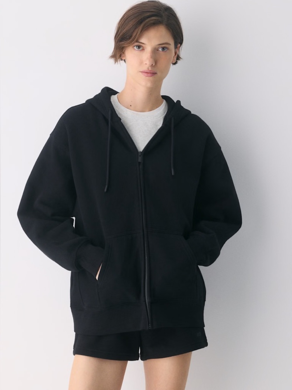 Aritzia TNA Cozy Sweatfleece Boyfriend Zip Hoodie in Black